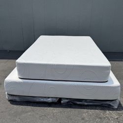 King Size White Memory Foam 