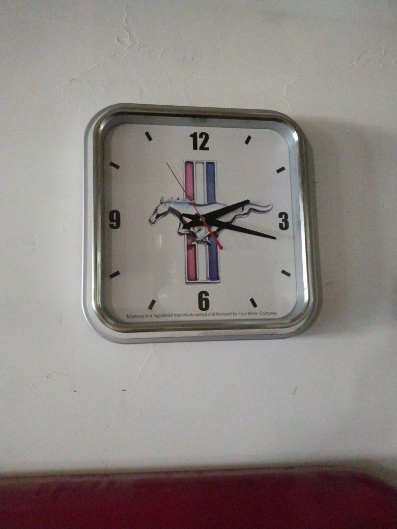 Vintage Ford 🐎 Mustang Wall Clock