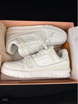 White trainer sneakers