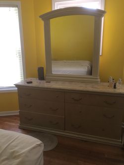 Bedroom set for sale 5 pieces