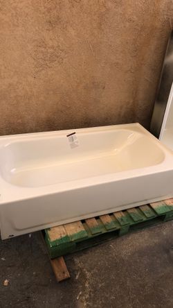 Bathtub 60” x 30” white tub shower