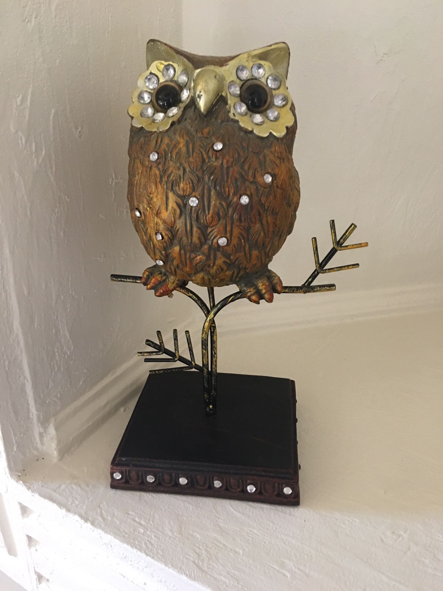 Stunning bronze owl accent piece- desk top decorative item
