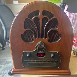 Crosley Cathedral CD Player/Radio-works