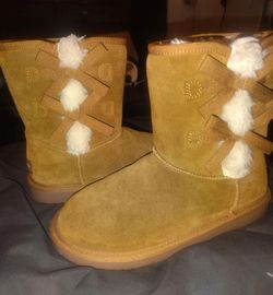 Chestnut Suede Shearling Boots with Back Bow