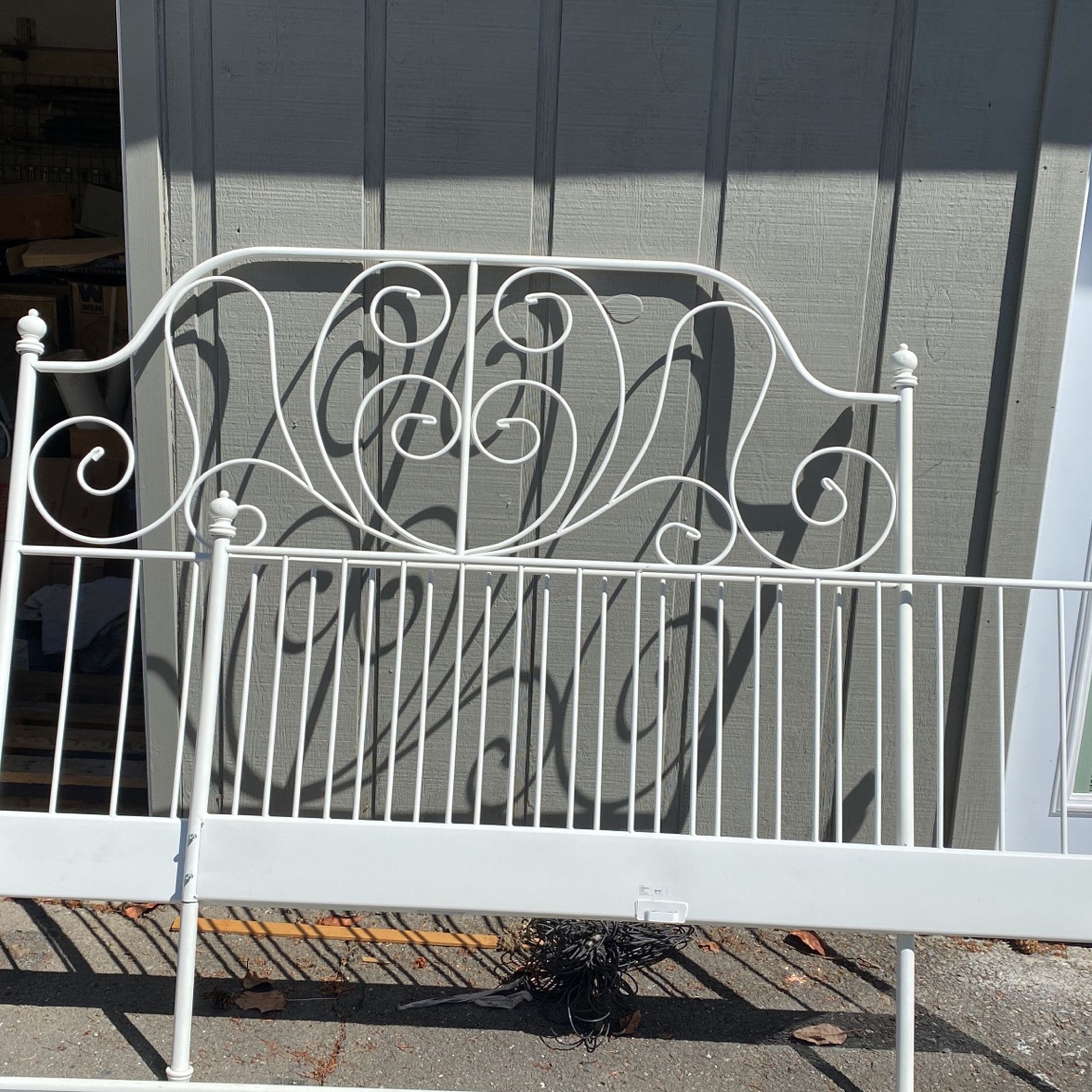 White Metal Queen Bedf Frame