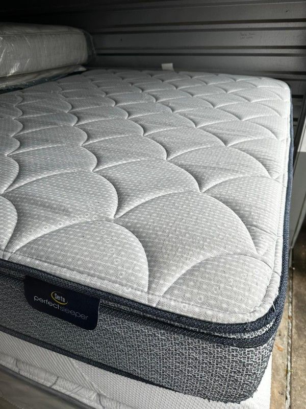 Queen Size Mattress And Box Spring
