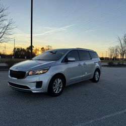 2017 KIA Sedona