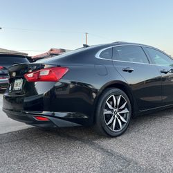 2018 Chevy Malibú Lt With Sun Roof 