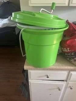 Salad spinner