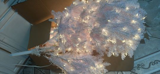 6.5” White Christmas Tree With lights