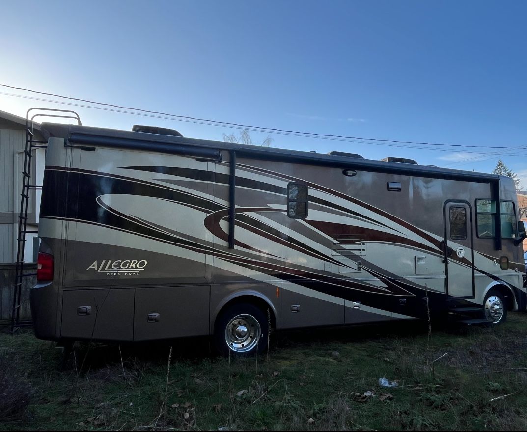 2013 Tiffin Allegro 31 SA 