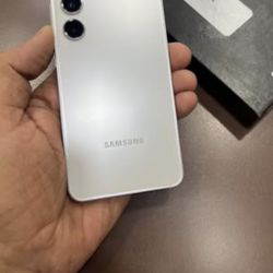 Samsung Galaxy S24 Unlocked With Warranty 