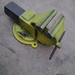 Antique Schulz Bench Vise