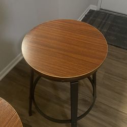 2 Bar Stools 