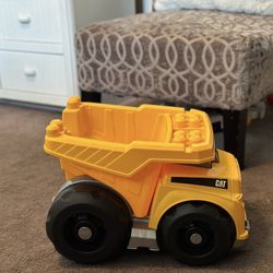 Giant Cat Dump Truck 