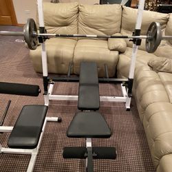 Bench Press With Weight And Extra Machine 