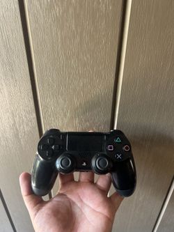 PS4 controller