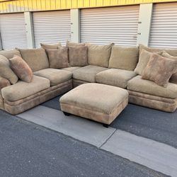 Tan Sectional Couch/ FREE DELIVERY 