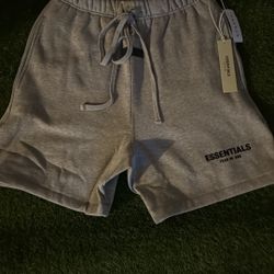 ESSENTIAL SHORTS