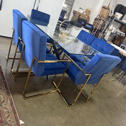 Beautiful new dining set with 6 chairs, super special price $650