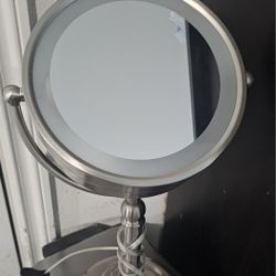 Light Mirror For Make Up