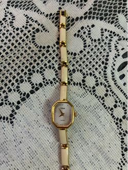 Very nice  new Pulsar watch for ladies