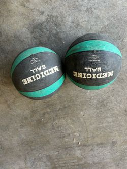 Velo pair of 6lb weighted medicine balls