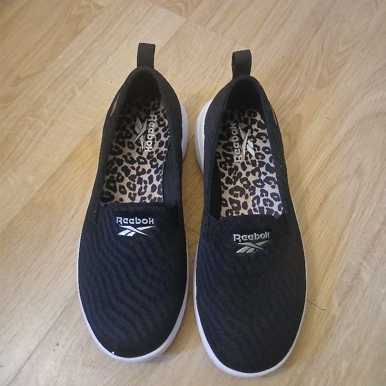 Women's Reeboks Shoes 7 1/2