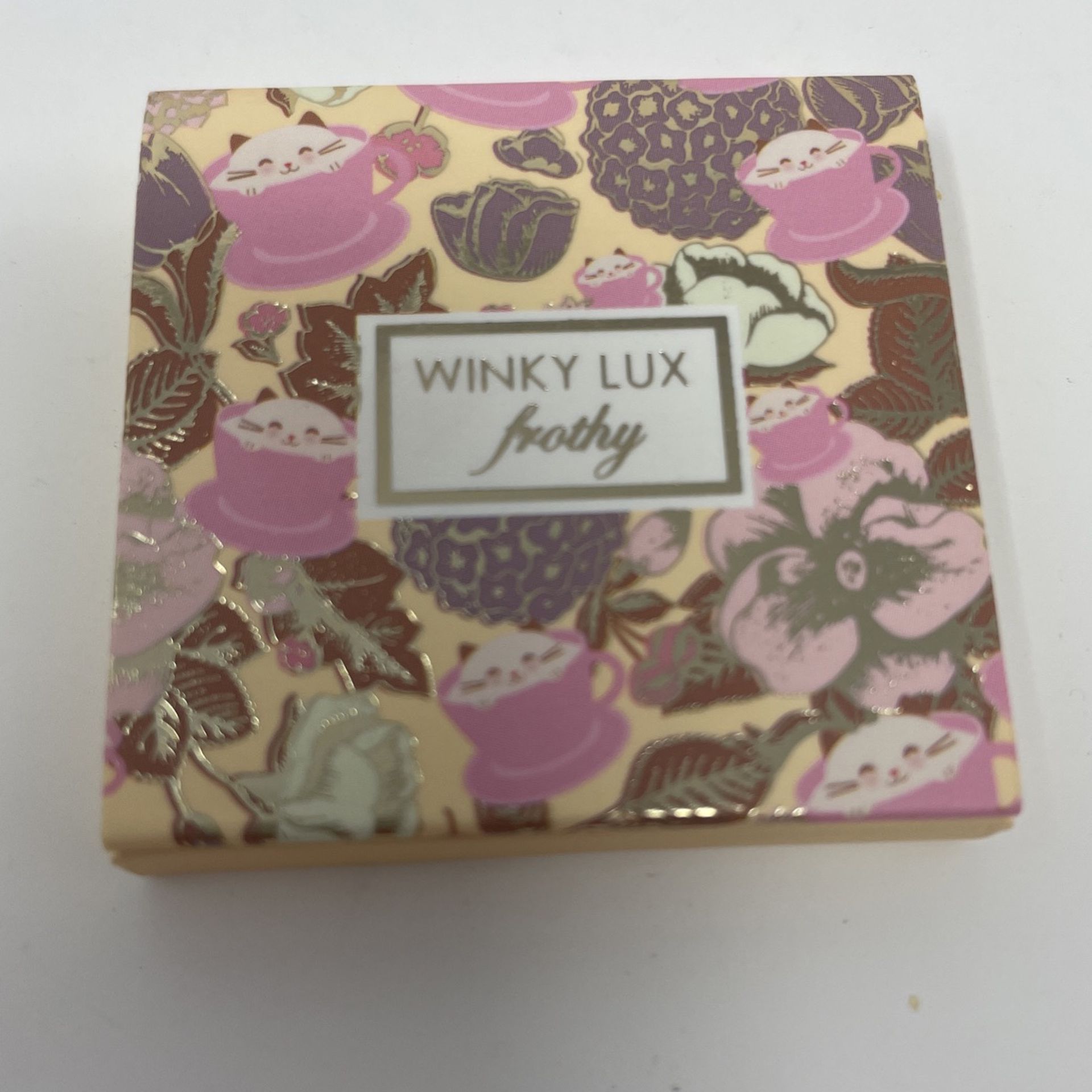 Winky Lux Frothy Eyeshadow/highlighter