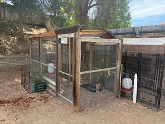 FREE large chicken coop - need gone ASAP