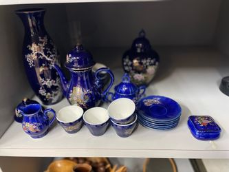 Tea cups set