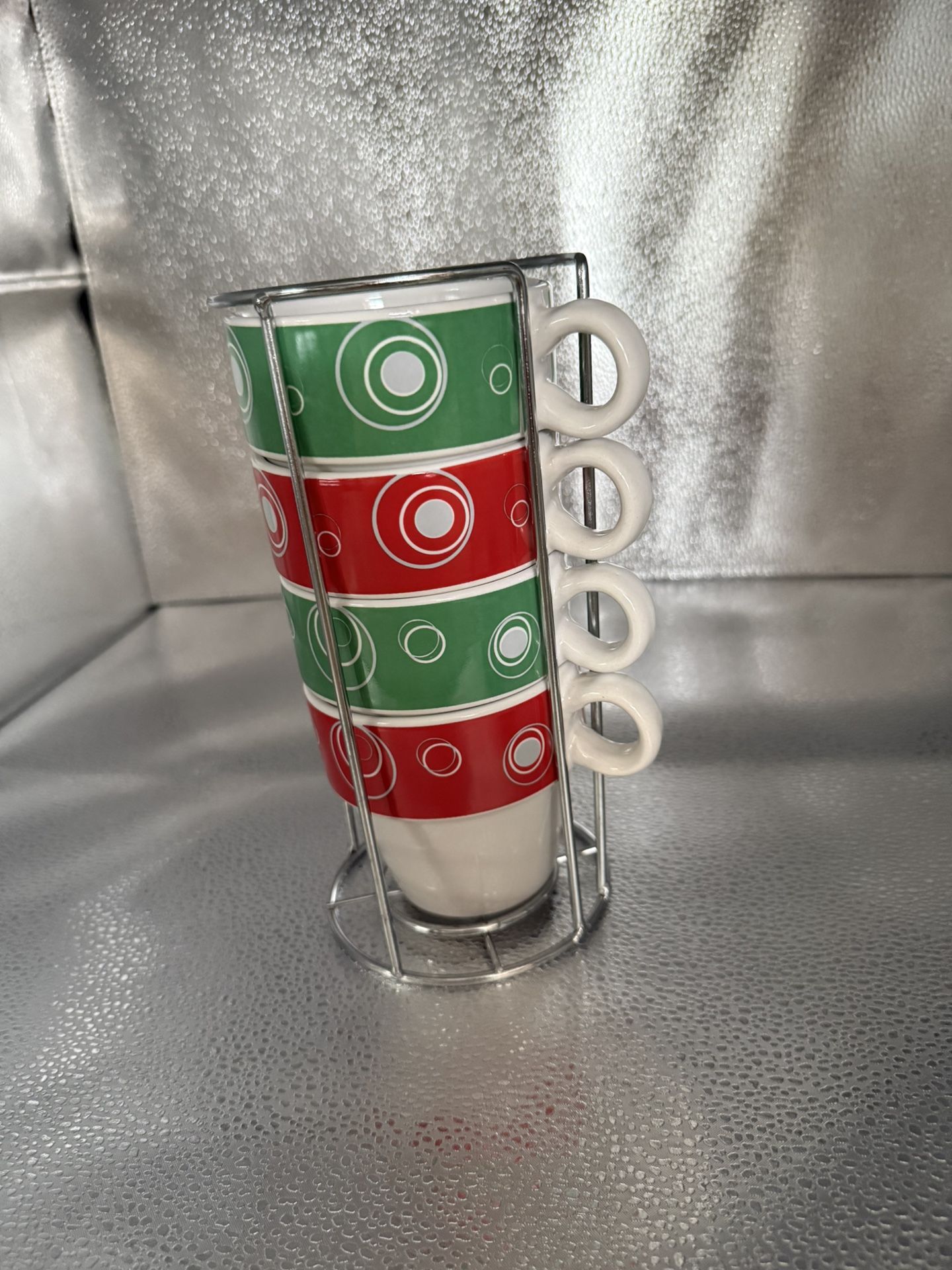 Stackable Mugs With Wrack Red