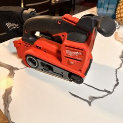 📌Milwaukee m18 FUEL 18-Volt Lithium-Ion Cordless Belt Sander (Tool-Only)  👉PRECIO FIRME👉$175