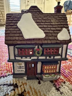 Dept. 56 Heritage Village Collection – Dickens’ Village Series “TUTBURY PRINTER (RM 1810)” – 1990 Hand-painted porcelain. Includes original box, Styro