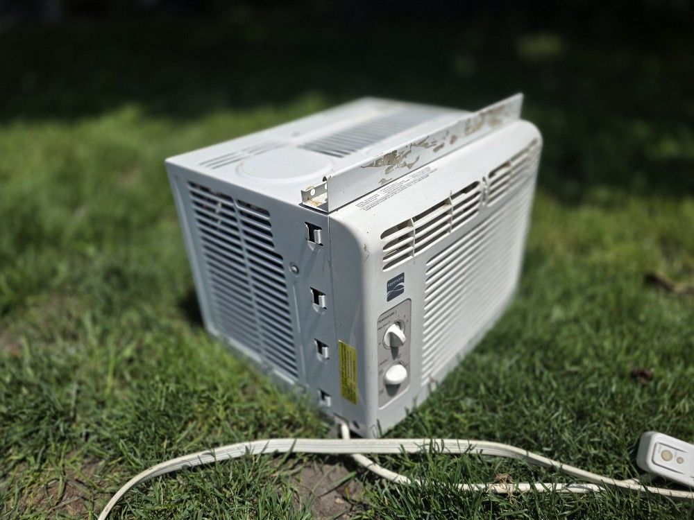 Kenmore 5000 BTU AC Unit