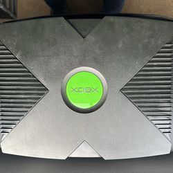 Upgraded Original Xbox — 2TB HDD — 1000+ Games