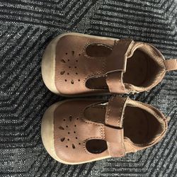 TODDLER SHOES SIZE 3