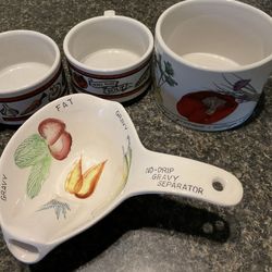 Vtg Ceramic 4 pc Garden / Vegetable theme