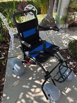 All-terrain like new beach/outdoor chair All-terrain like new beach/outdoor chair