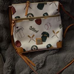Dooney & Bourke