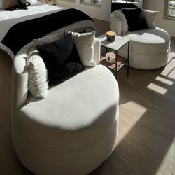 Swivel couches / Accent Chairs 