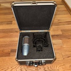 AKG Perception 220 + Stand