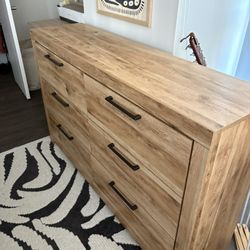 Ashley Dresser Hyanna 6 Drawer Dresser