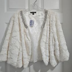 PARK&MAIN WOMAN - Elegant White Faux Fur Jacket