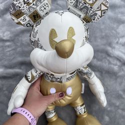 Disney Shanghai Museum Mickey Plush Stuffed Anima Rare 