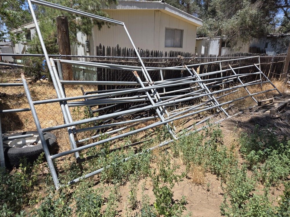 Corral panels and Gate. See Sizes In Description 