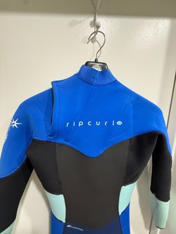 Rip curl wetsuit (women’s size 10)