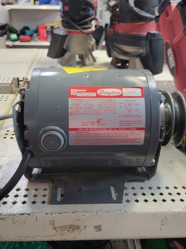 DAYTON THERMALLY PROTECTED AUTOMATIC GEAR MOTOR 5K221C