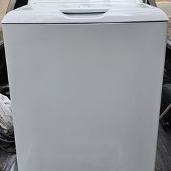 FREE DELIVERY GE 4.2 cu. ft. Capacity Washer with Stainless Steel Basket & 1-Year Guarantee