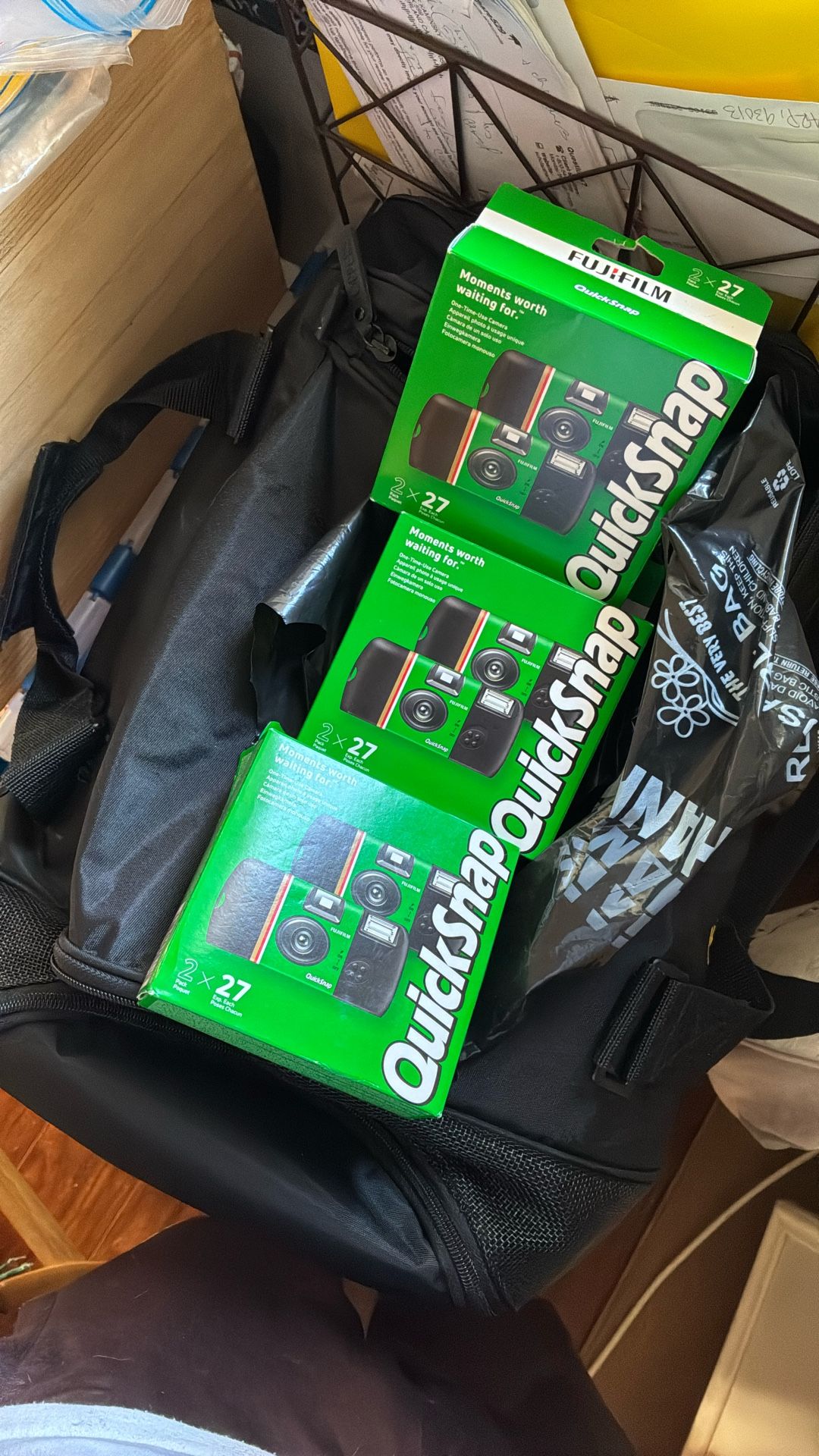 6x Fuji Film Disposable Cameras 27 Exposures Each. 